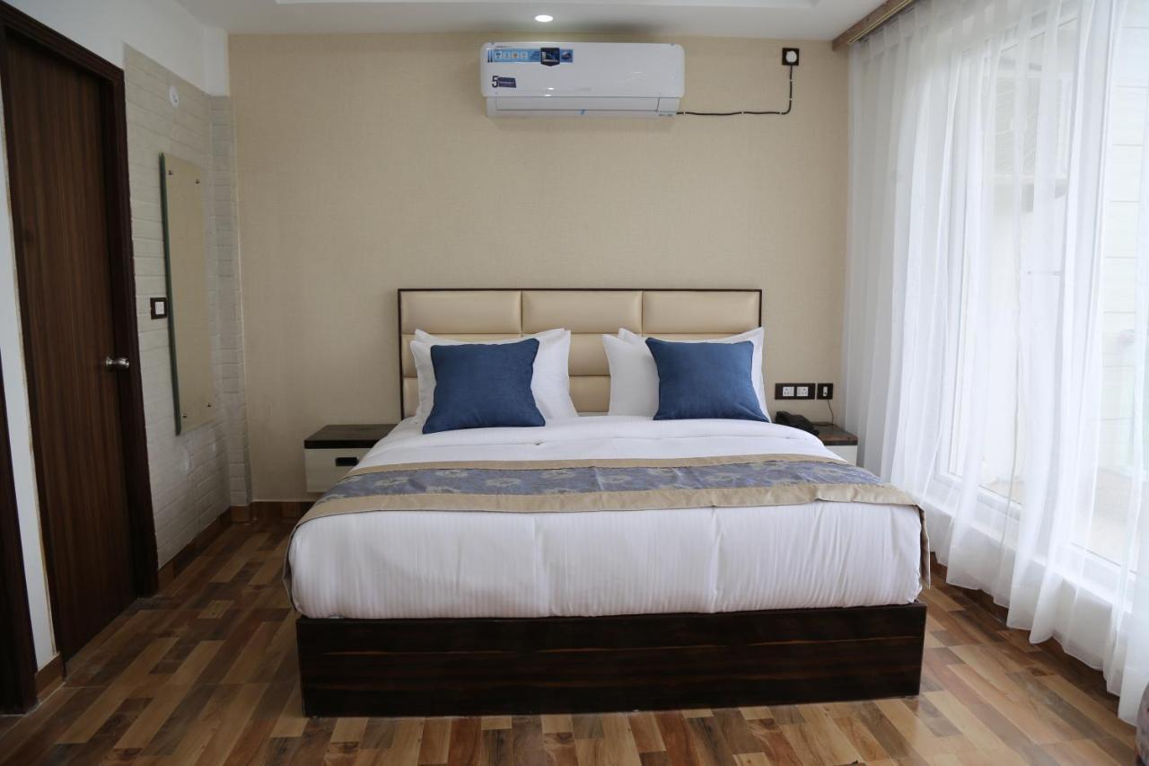 M K Hotel And Restaurant Noida Exterior photo