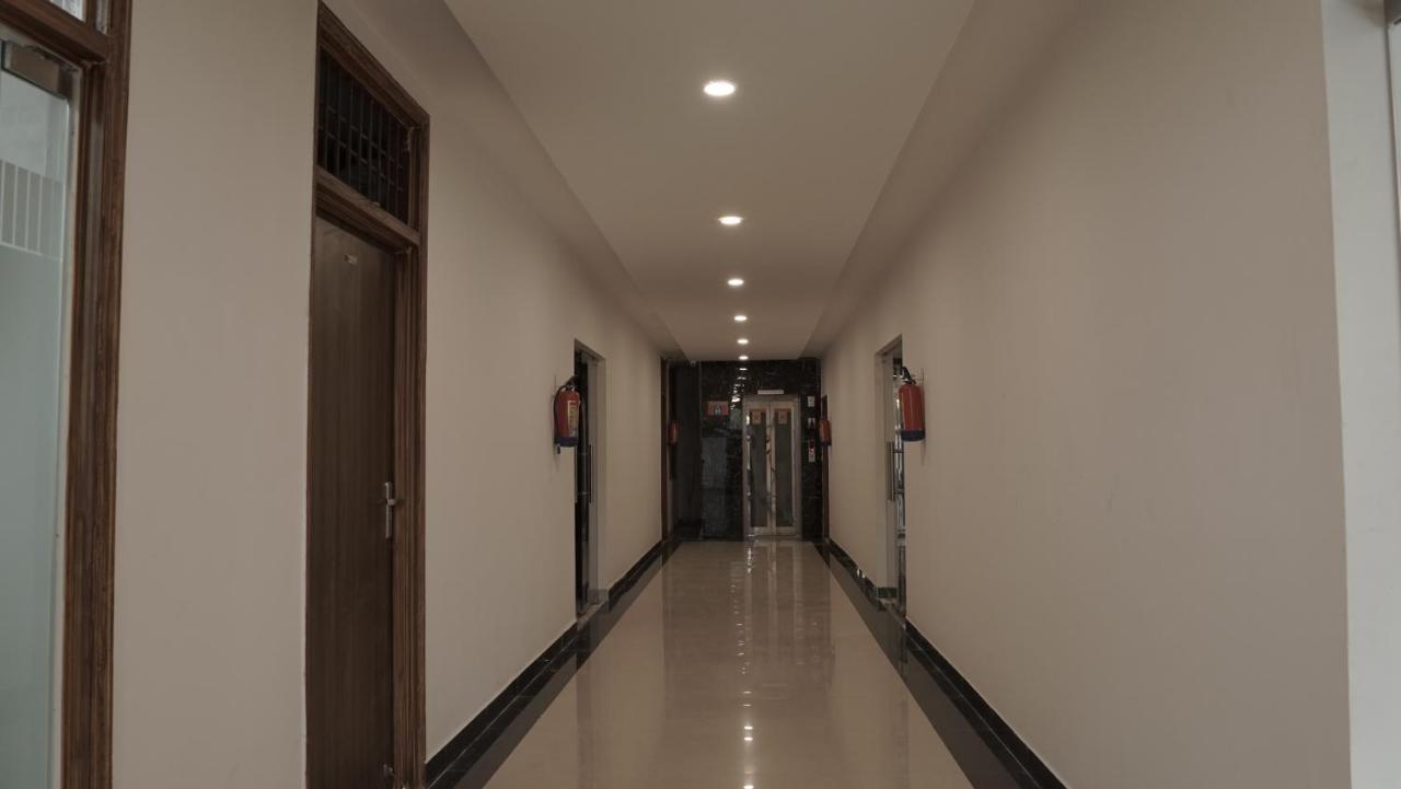 M K Hotel And Restaurant Noida Exterior photo