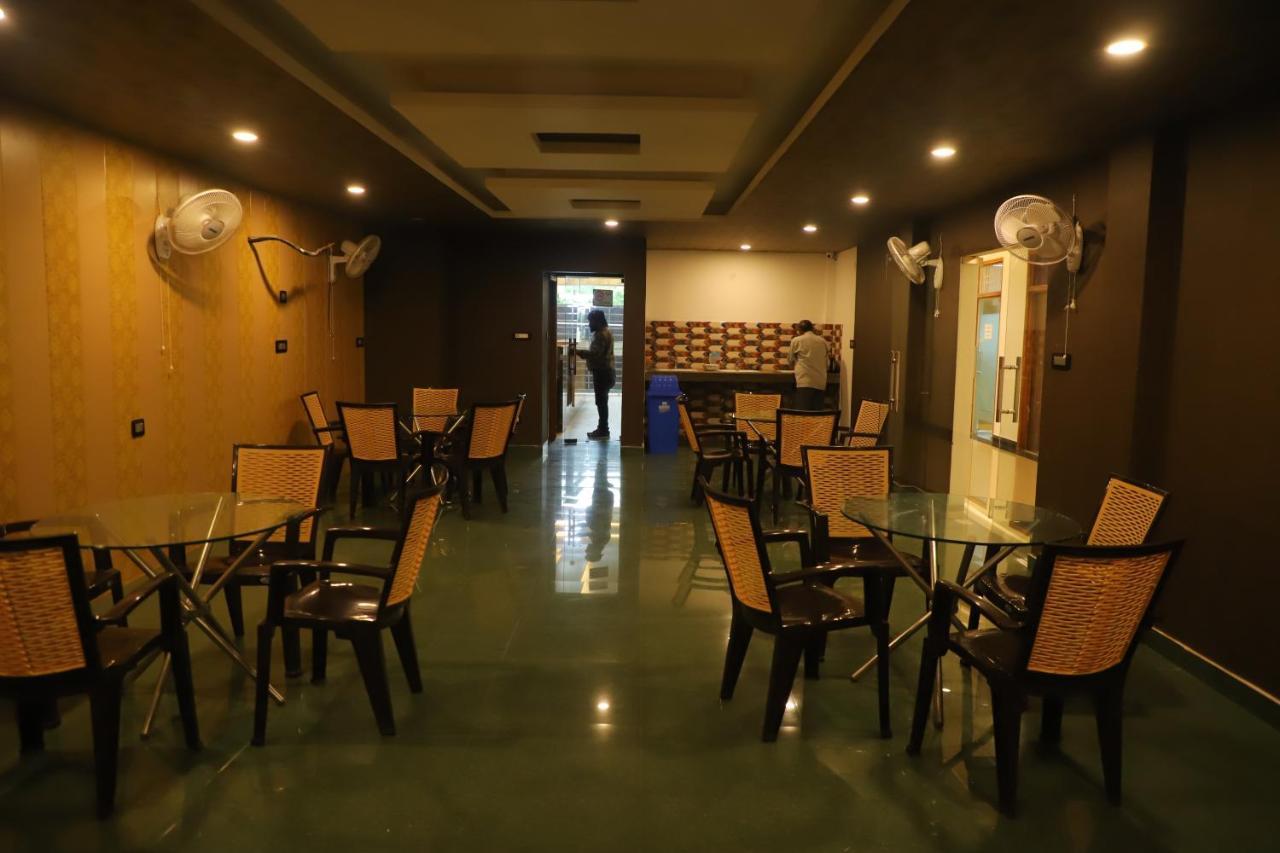 M K Hotel And Restaurant Noida Exterior photo