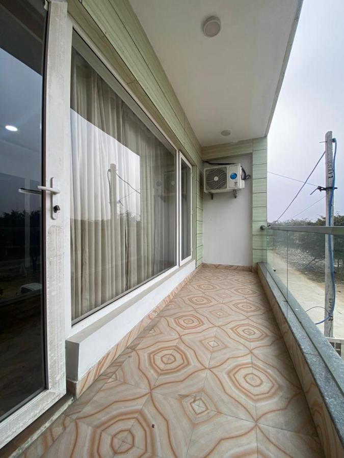 M K Hotel And Restaurant Noida Exterior photo