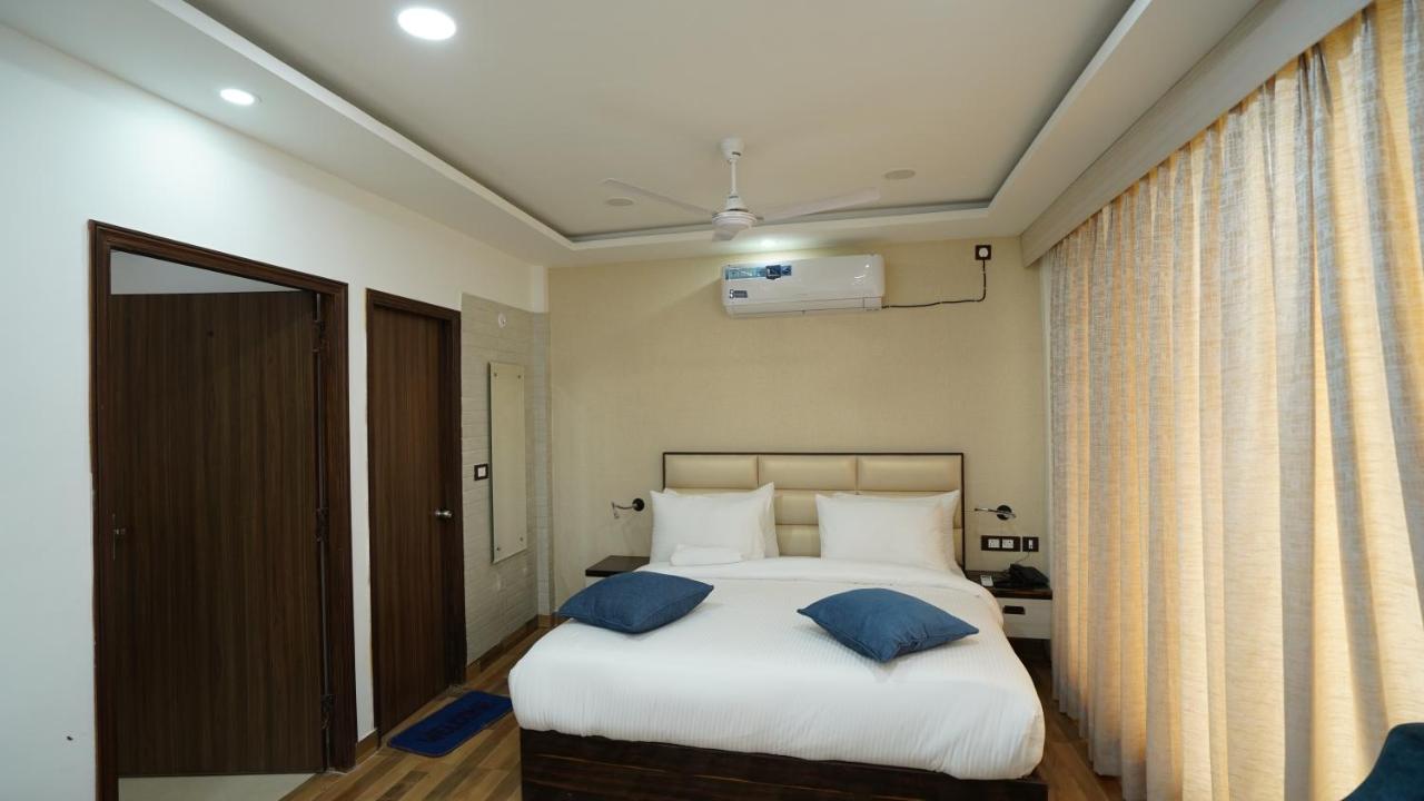 M K Hotel And Restaurant Noida Exterior photo