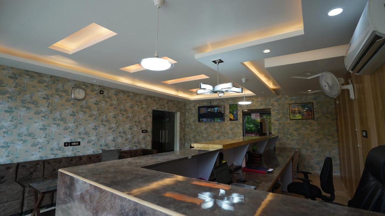 M K Hotel And Restaurant Noida Exterior photo
