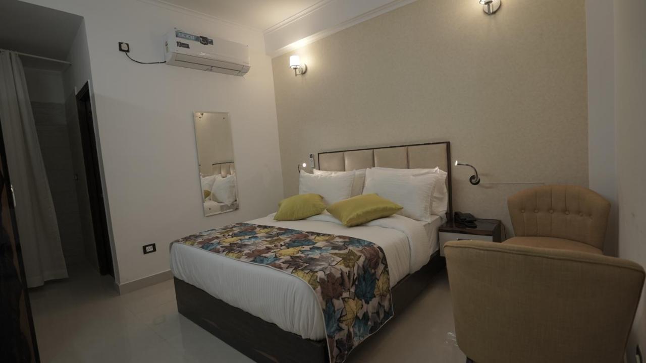 M K Hotel And Restaurant Noida Exterior photo