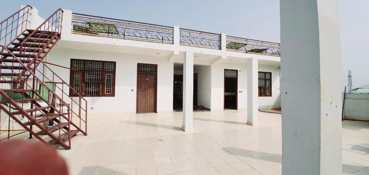 M K Hotel And Restaurant Noida Exterior photo