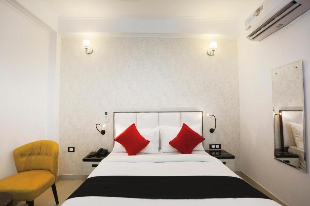 M K Hotel And Restaurant Noida Exterior photo