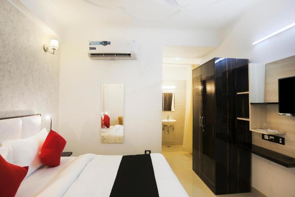 M K Hotel And Restaurant Noida Exterior photo