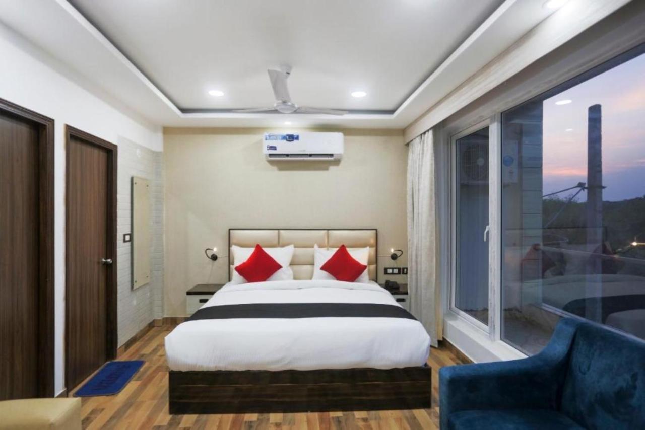 M K Hotel And Restaurant Noida Exterior photo