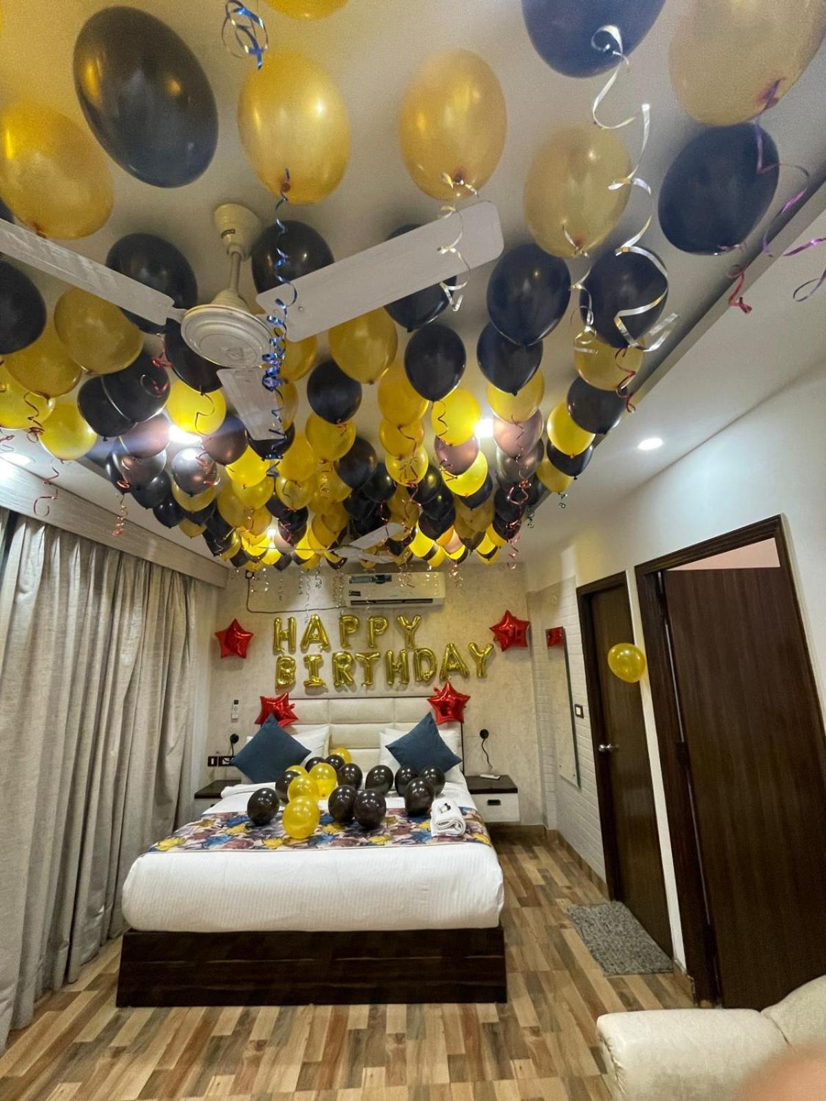M K Hotel And Restaurant Noida Exterior photo