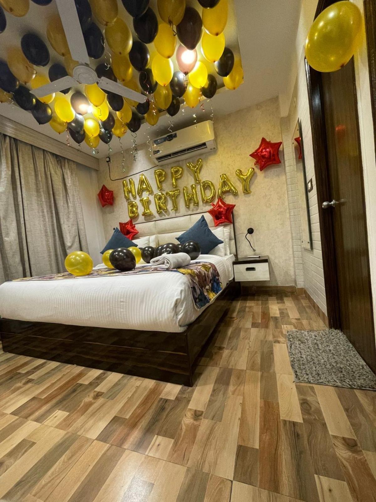 M K Hotel And Restaurant Noida Exterior photo