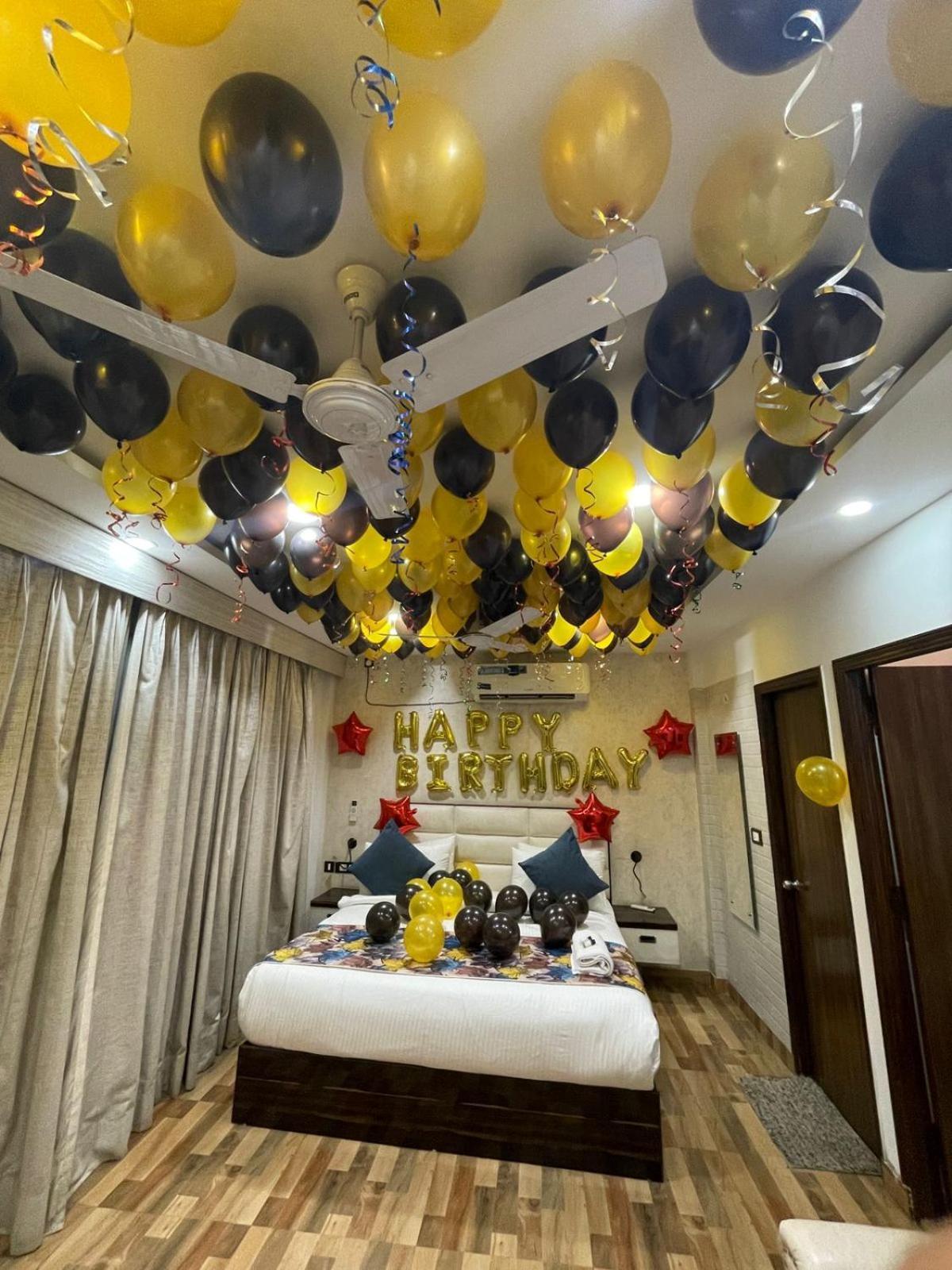 M K Hotel And Restaurant Noida Exterior photo